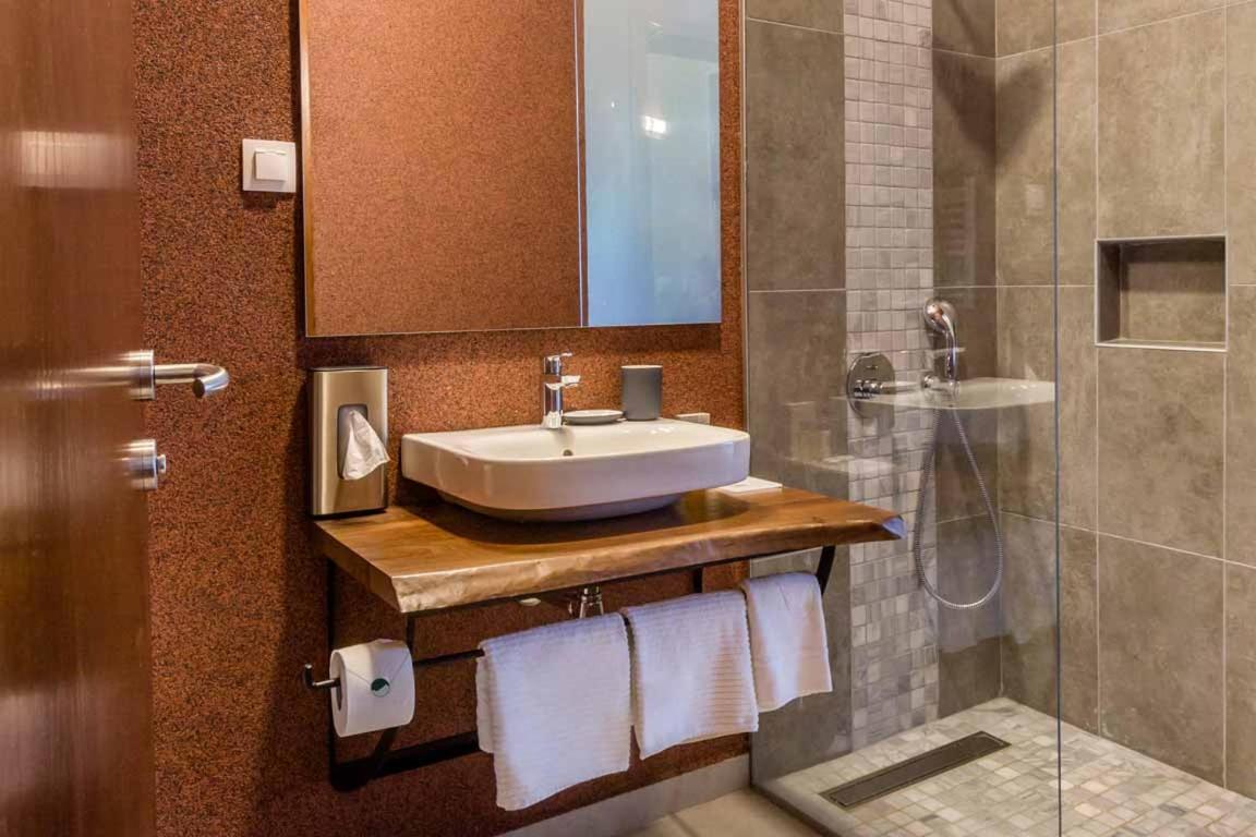 Panorama Hotel & Spa ครูเชโว ภายนอก รูปภาพ